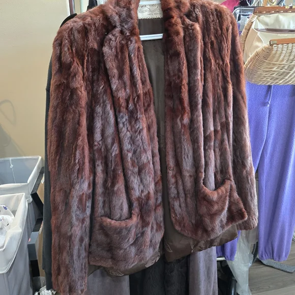 Luxurious Faux Fur Cape in Rich Brown - Picture 1 of 1